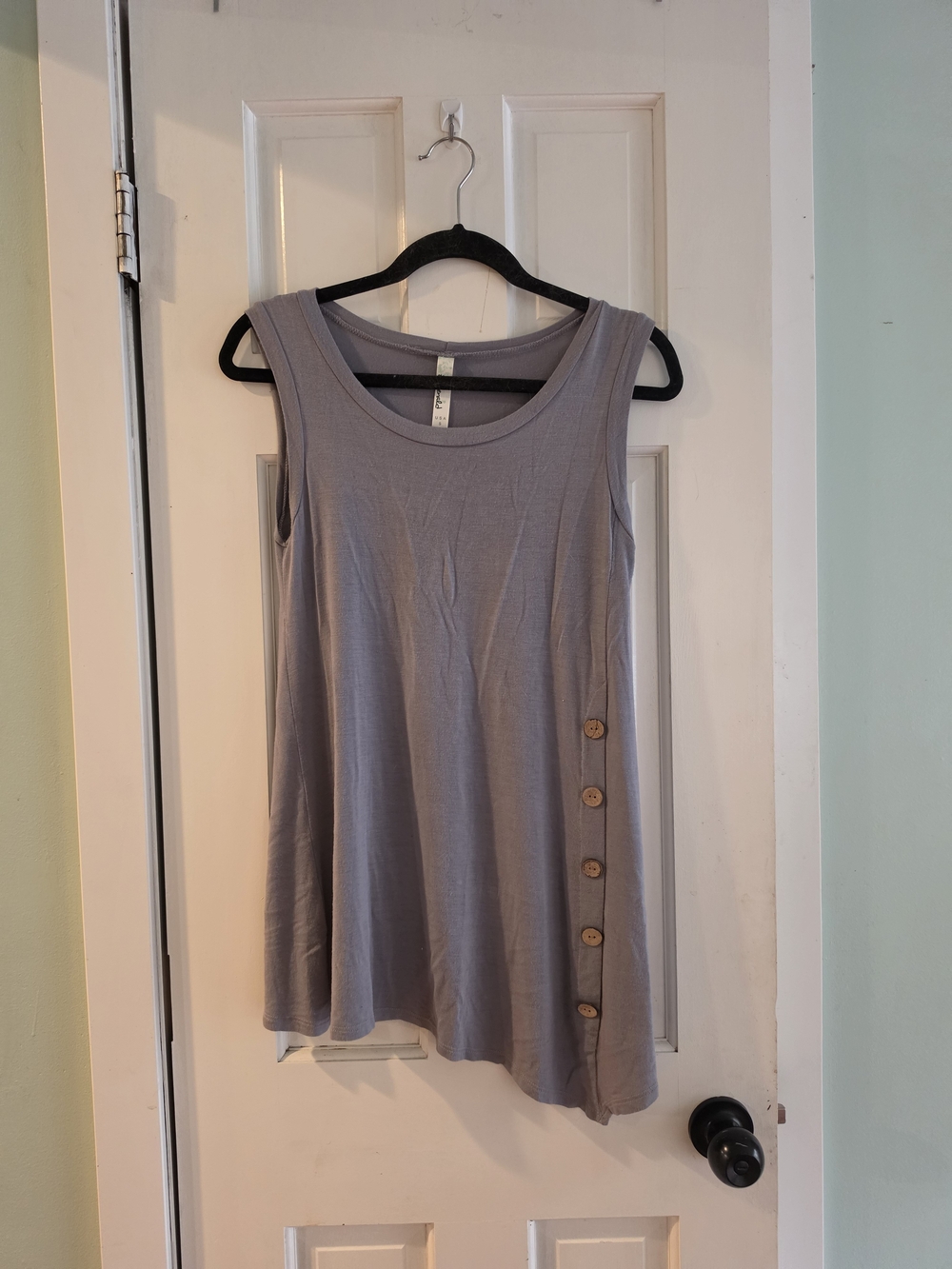 Emerald Sleeveless Tank Top with Side Wooden Buttons - Gray